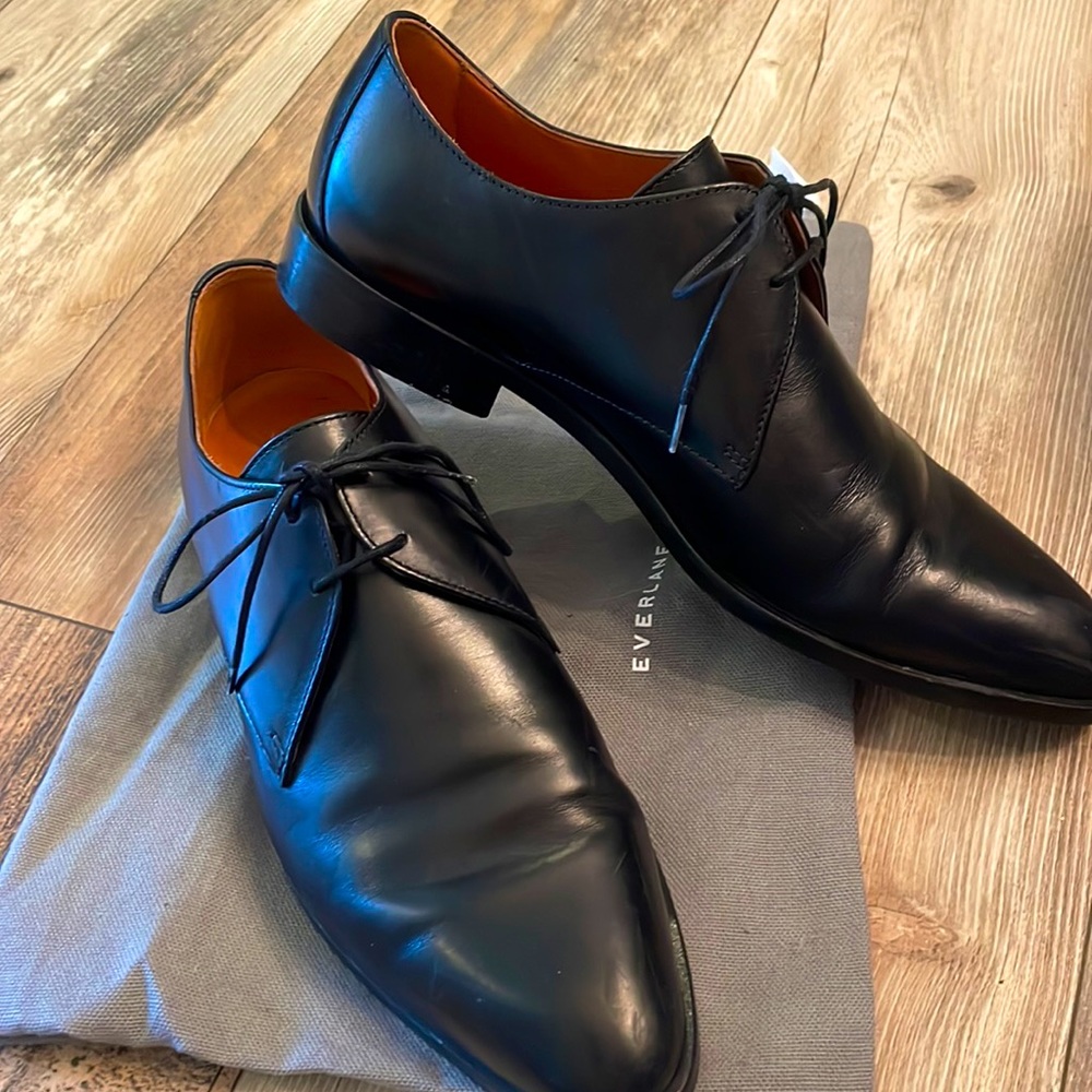 Everlane the Mosern I’m wen a Oxford